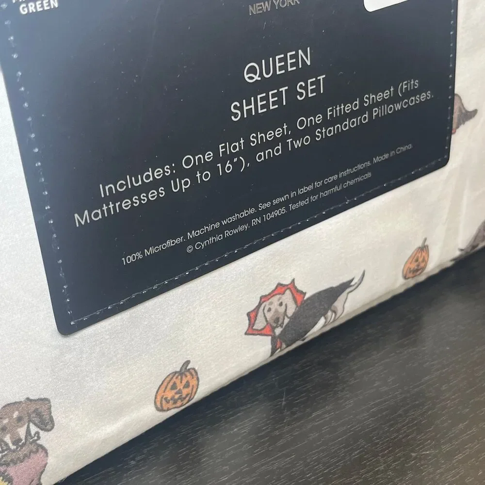 Cynthia Rowley Halloween Dachshund Weiner Dogs in Costume Sheet Set (Queen)